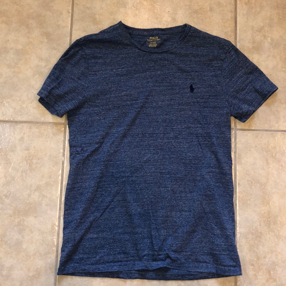 EUC. Men’s Polo by Ralph Lauren custom fit tee.